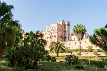 Similar image 22476156