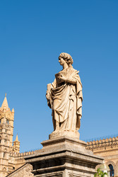 Similar image 22535560