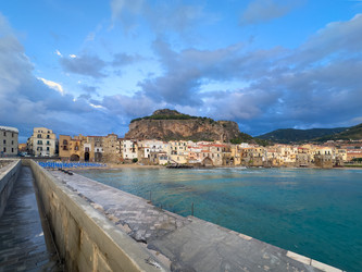 Similar image 22587540