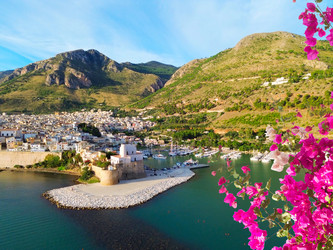 Similar image 22587600