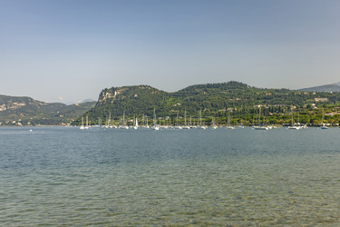 Similar image 22748156
