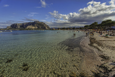 Similar image 22764147