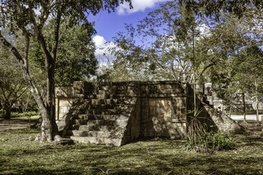 Similar image 22748876