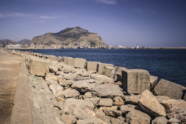 Similar image 22764039
