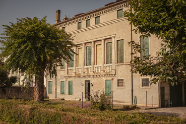 Similar image 22756016