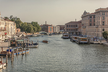 Similar image 22748136