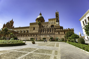 Similar image 22763977
