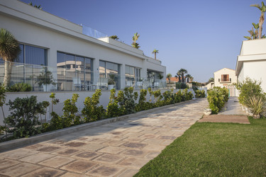 Similar image 22750412