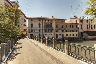 Similar image 22745382