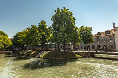 Similar image 22743237