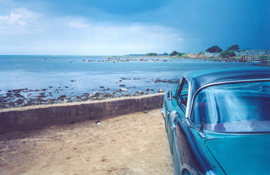 Куба, 1979 год, вид на море в Гаване с автомобилем - Pippocarlot