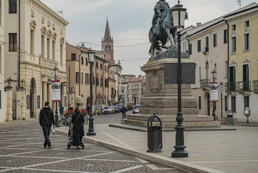 Similar image 22729358