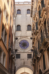Similar image 22663363