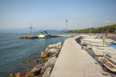 Similar image 22719100