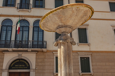 Similar image 22693775