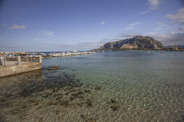 Similar image 22694750