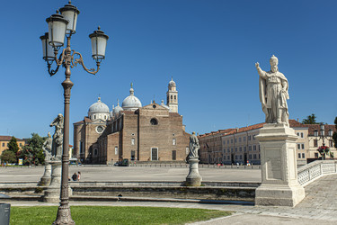 Similar image 22665731