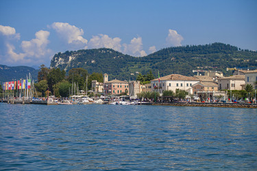Similar image 22694038