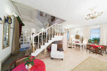 Similar image 22715120