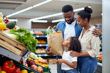 Покупка свежих продуктов для здорового образа жизни для чернокожих семей - SeventyFour