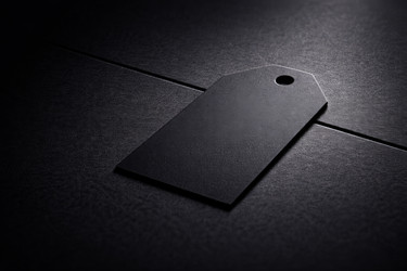 Минималистичный черный ценник на темной текстурированной поверхности - NeuroSky