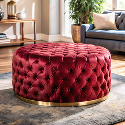 Стильный круглый бархатный пуф в современном интерьере гостиной, с мягкой обивкой и металлическим основанием, освещенный естественным светом. Генеративный ИИ - RomanZ