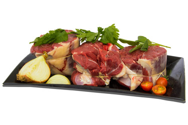 Тарелка с сырым мясом и украшениями из еды 26 - Pippocarlot