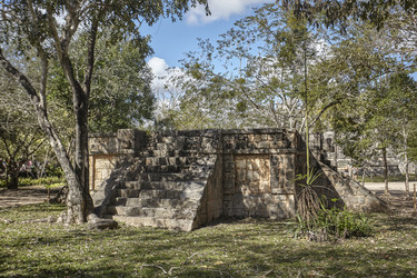 Chichén itzá mayan ruins in mexico yucatan peninsula showing stone steps and walls - Pippocarlot