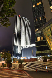 Отель Batumi Marriott и отель Alliance Palace ночью - Pippocarlot