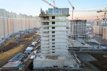 МОСКВА - 23 НОЯБРЯ: Строящиеся здания в комплексе - paha_l