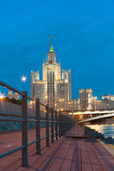 Многоквартирный дом на Котельнической набережной в Москве - paha_l