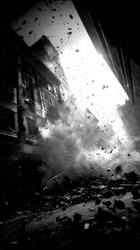 Черно-белые кадры городского взрыва: обломки заполняют переулок, летят щебень и рушатся фасады, густой дым подсвечивается резким солнечным светом, высококонтрастные тени - Neirfy