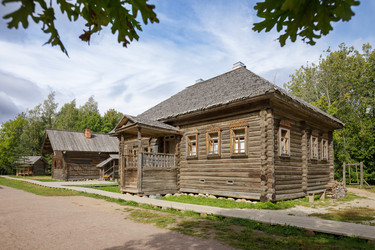 Великий Новгород, музей деревянного зодчества "Витославлицы". Изба-двойня Добровольских из деревни Вотроса - Ivan Abornev