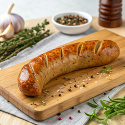 Вкусные сосиски Sausagerz в стандартном размере на деревянной разделочной доске. Генеративный ИИ - RomanZ