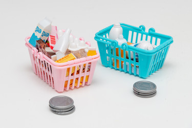 Инфляция, рост цен в экономике, рост цен на продукты питания и товары, потребительские корзины и монеты - Matroskin