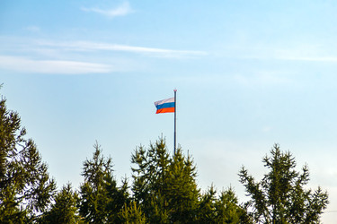 Светофор на фоне города - dkorostilev78