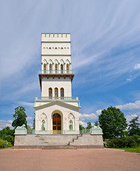 Панорамный летний вид на Белую Башню в Александровском парке, Царское Село. Санкт-Петербург, Россия - Prokrida