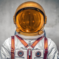 Футуристический аватар космонавта с золотым забралом, разработанный для Cryptorz Scale. Генеративный ИИ - RomanZ