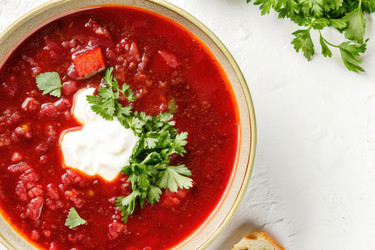 Вкуснейшая тарелка борща со сметаной и петрушкой. Генеративный искусственный интеллект - RomanZ