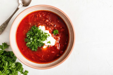 Вкуснейшая тарелка борща со сметаной и петрушкой. Генеративный искусственный интеллект - RomanZ