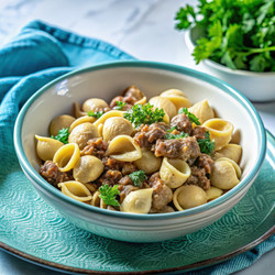 Сливочная паста с ароматным мясом и свежими травами в уютной обстановке кухни. Генеративный искусственный интеллект - RomanZ