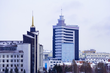 Городской пейзаж. Вид на город Казань с озера Нижний Кабан. Республика Татарстан - kasbes