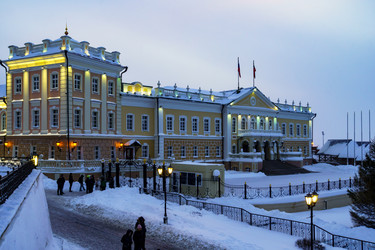 Городской пейзаж. Северный корпус пушечного двора. Казанский кремль. Казань. Республика Татарстан - kasbes