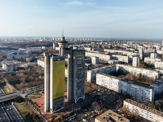 Вид с дрона на башню «Генекс» у Западных ворот Белграда, район Новый Белград, Сербия. Европа - EOS_Canon