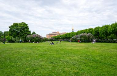 Марсово поле в центре Санкт-Петербурга, Россия - gumbao