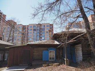 Г. Иркутск. Старый дворик. Фасад, окна, ворота. Irkutsk (marka) - marka