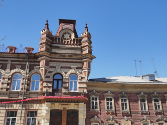 Г. Иркутск. Дом Файнберга. Irkutsk (marka)  Дом купца Исая Матвеевича Файнберга. Построен в 1900–1902 годах. Архитектурная достопримечательность Иркутска. В здании расположен Иркутский областной художественный колледж им. И. Л. Копылова - marka
