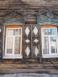 Г. Иркутск. Старый дворик. Фасад, окна, ворота. Irkutsk (marka) - marka