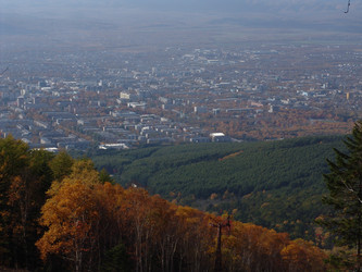 Вид с горнолыжного комплекса «Горный воздух». на город. Сахалин. View of the ski complex "Gorny Vozduh". Sakhalin. (marka) - marka