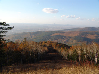Вид с горнолыжного комплекса «Горный воздух». на город. Сахалин. View of the ski complex "Gorny Vozduh". Sakhalin. (marka) - marka